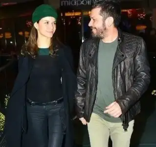 $beren-saat-ve-kenan-dogulu-galata-kulesi-nde_86398_b.webp $beren-saat-ve-kenan-dogulu-galata-kulesi-nde_86398_b.webp