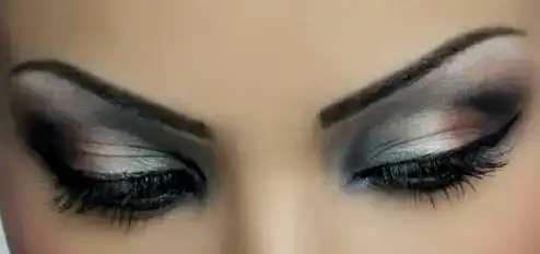$Arabic_Eye_Makeup_Tutorial.webp $Arabic_Eye_Makeup_Tutorial.webp