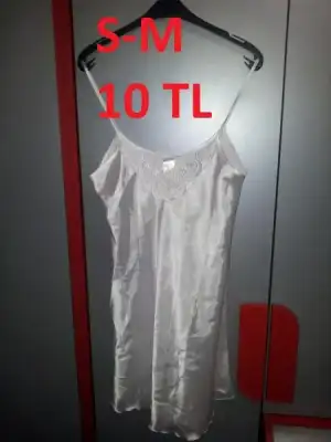 $BEYAZ SATEN GECELÃK 10 TL.webp