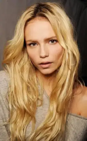 $pretty-golden-blonde-hair.webp