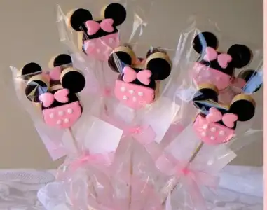 $minnie.webp $minnie.webp