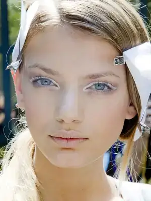 $beyaz_eyeliner.webp