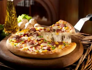 $evde_pizza_yapimi.webp