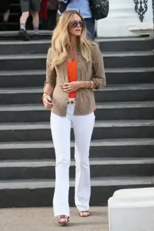 $elle-macpherson-mih-white-jeans-new.webp