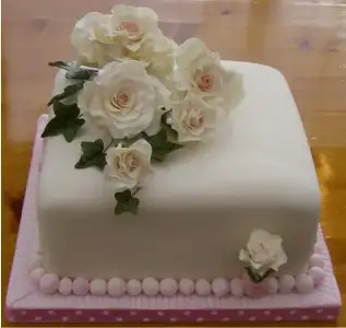 $square Mother_s Day Rose Cake photos.webp