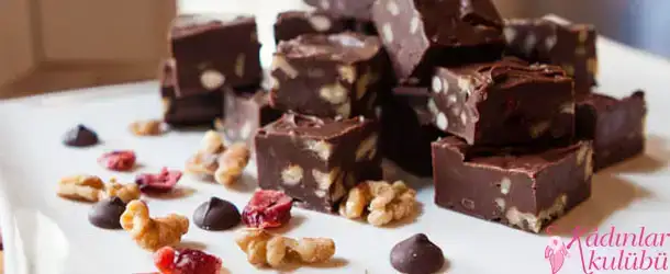 $cikolatali_cevizli_tatli_tarifi.webp