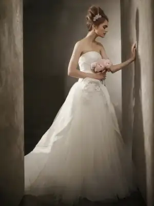 $whitebyverawang12.webp