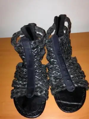 $elle sandalet.webp