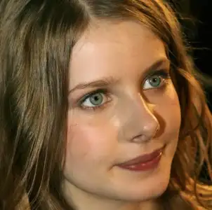 $l-rachel-hurd-wood-25165da2.webp