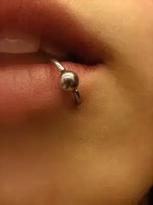 $dudak_Piercingi.webp $dudak_Piercingi.webp