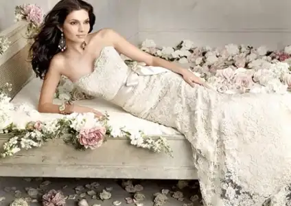 $unique_wedding_dress_chrs2.webp