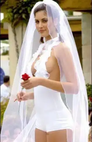 $unique-wedding-gown-5.webp