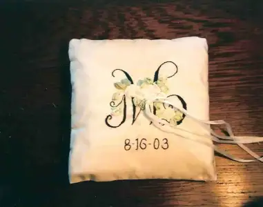 $ring pillow0001.webp