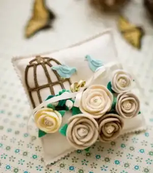 $thisthat-ring-pillow.webp