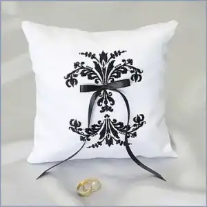 $vintage-floral-ring-pillow-17636.webp