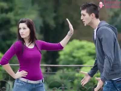 $kadinlarin_iliskilerinde_yaptiklari_7_hata (3).webp