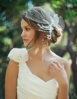 $short-wedding-hairstyles-with-birdcage-veil-lima.webp $short-wedding-hairstyles-with-birdcage-veil-lima.webp