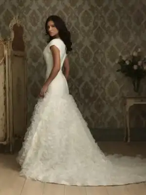 $kisa_kollu_gelinlik_modelleri_2015 (3).webp