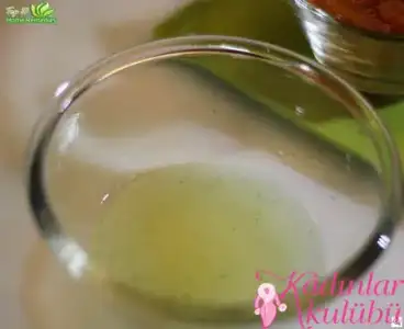 $aloe_vera_ile_sac_ve_cilt_maskesi_12.webp