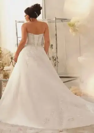 $buyuk_beden_straplez_gelinlik_modelleri_2015 (26).webp