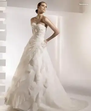 $2011-pronovias-gelinlik-modelleri__genoveva-1_530.webp