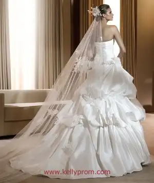 $pronovias-fez_02.webp