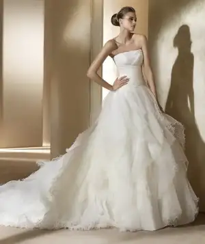 $pronovias-20011-dreams-ainsa.webp