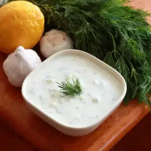 $ramazan-iftar-menusu-cacik-tarifi.webp