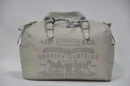 $levis-canta-modelleri-8d317a.webp