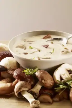 $ramazan-iftar-menusu-mantar-corbasi-tarifi.webp