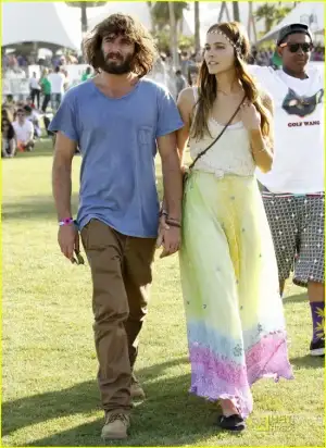$isabel-lucas-coachella-550x755.webp