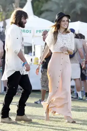 $Isabel+Lucas+Isabel+Lucas+Angus+Stone+Coachella+yQjXO60omAbl.webp