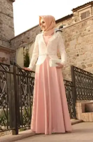 pınar-şems-pudra-rengi-dantel-ceket-abiye-takım-modeli.webp