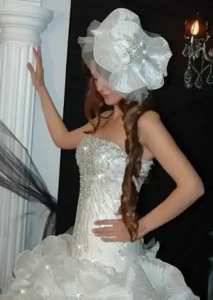 $rosesss moda evii.webp