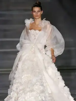 $049-pronovias.webp