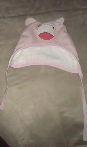 pembe şapka,içi polar 5 tl.webp
