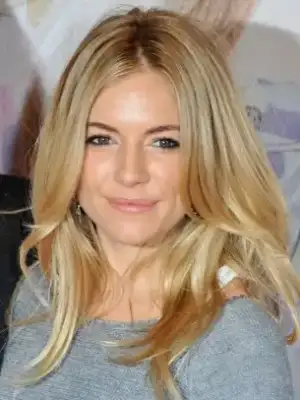 $sienna_miller_sari-sac.webp
