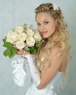 $longweddinghairstyles.webp