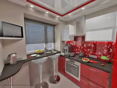 kirmizi-beyaz-mutfak-dolaplari-ile-dekorasyon-1.webp