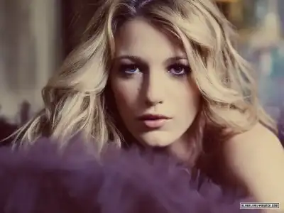 $Queen-S-Blake-serena-van-der-woodsen-style-5854300-639-480.webp