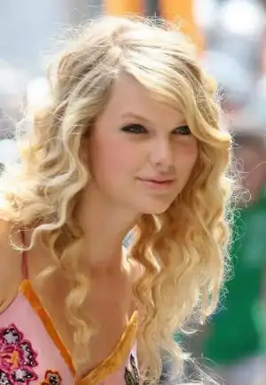 $Taylor-Swift-Resimleri-4d23a5afd0c19.webp