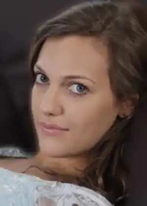 $meryem-uzerli_98793.webp