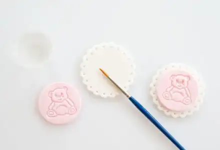 $How-to-make-embossed-teddy-bear-cupcake-toppers-E.webp