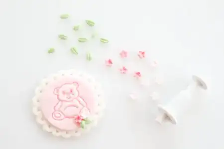 $How-to-make-embossed-teddy-bear-cupcake-toppers-F.webp