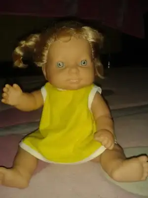 sarı elbiseli 1.webp