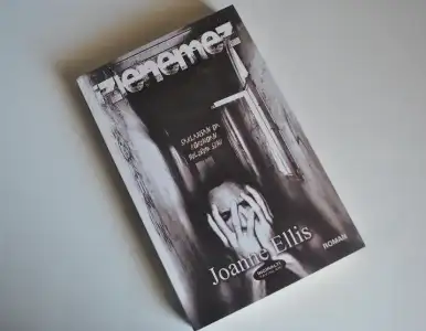 İzlenemez - Joanne Ellis.webp