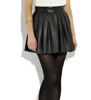 siyah-deri-pileli-etek-modeli.webp