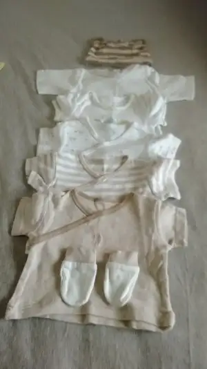1-4 ay 5 adet kısa kollu üst toplam 18 tl.webp