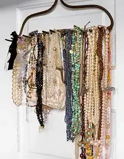 $necklace-holder-de.webp