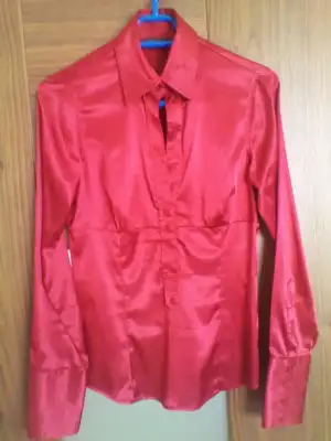 zara basic saten gömlek.webp